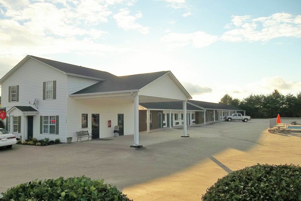 Douglas Inn & Suites, Blue Ridge, Ga Exterior photo