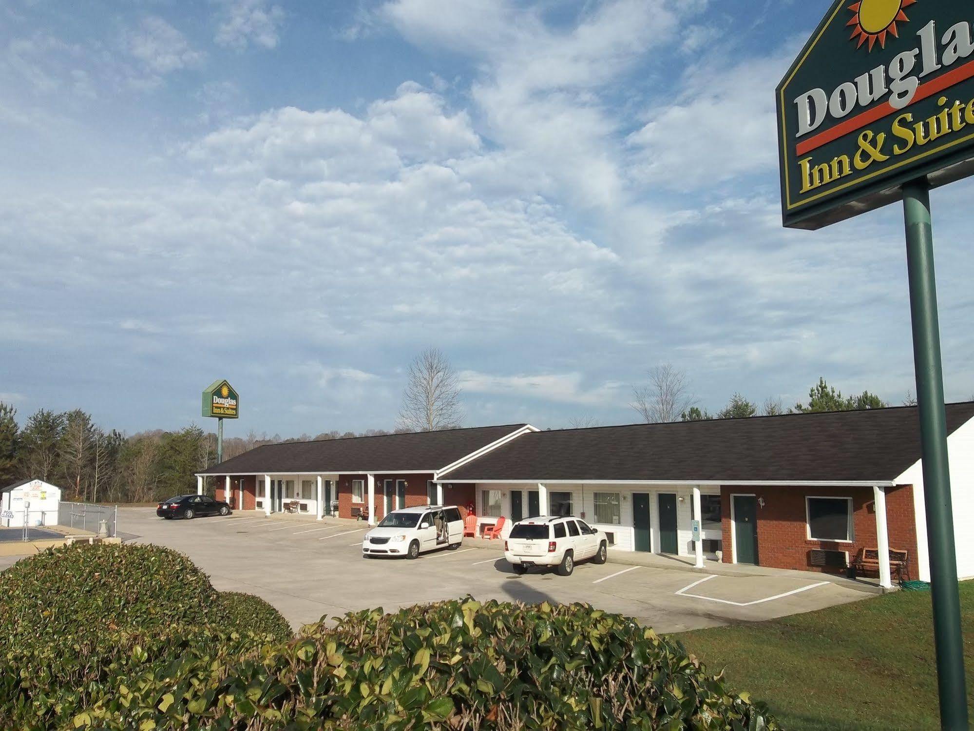 Douglas Inn & Suites, Blue Ridge, Ga Exterior photo