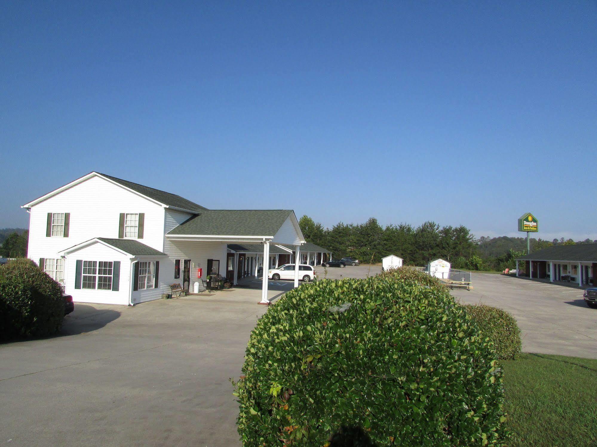 Douglas Inn & Suites, Blue Ridge, Ga Exterior photo
